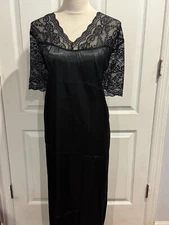 Women Black Silky Short Sleeve V Neck Lace Nightgown 4XL 50"Lx23"W