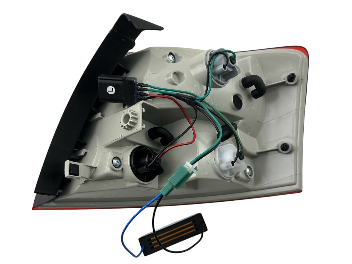 Feu Arrière Droite TYC Pour AUDI A4 B7 Avant – Référence 11-11183-01-2 – Neuf D'origine