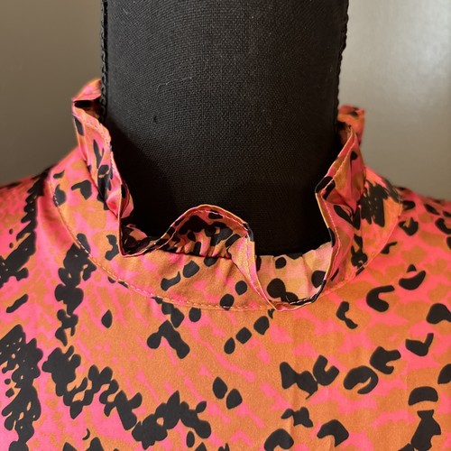 JULIE BROWN NWT pink sleeveless ruffle trim snake print dress size 10 - Picture 2 of 9