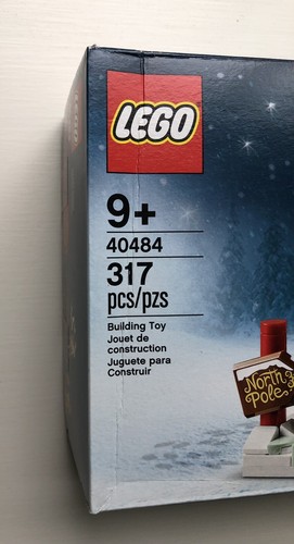 LEGO Santa's Front Yard Set #40484 Christmas Limited Edition - New, Creased Box - Picture 8 of 8