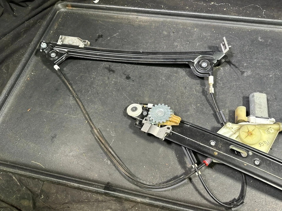 08-13 REGULADOR MOTOR VENTANA PUERTA LATERAL DERECHA PASAJERO BMW 135I 128I Foto 3 de 4