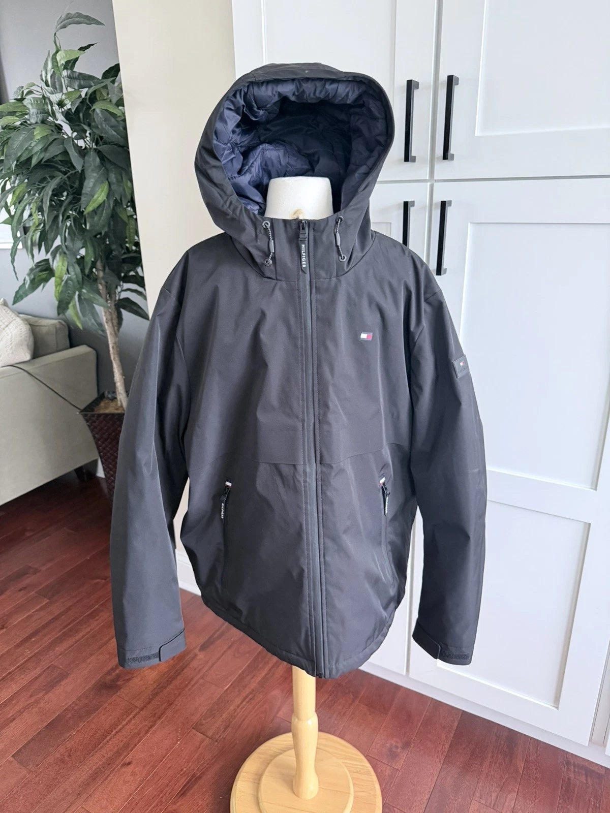 Tommy Hilfiger Men's Performance Hooded Jacket Black XL Water Resistant