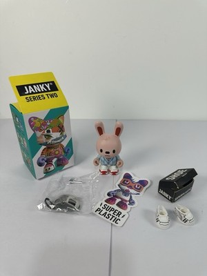 SUPERPLASTIC JANKY SERIE CHROM GUGGIMON JANKY VON GUGGIMON VINYL SPIELZEUG TWH