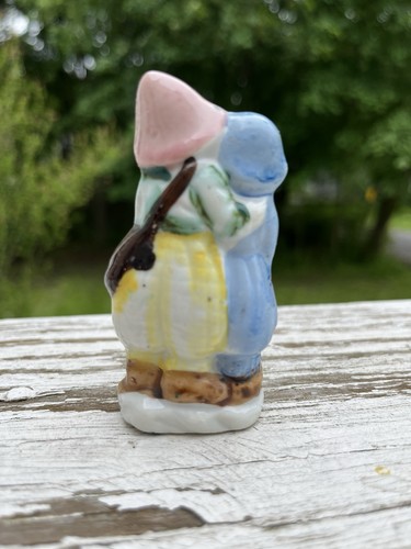 Vintage hand painted Figurine made in Japan - Picture 3 of 4