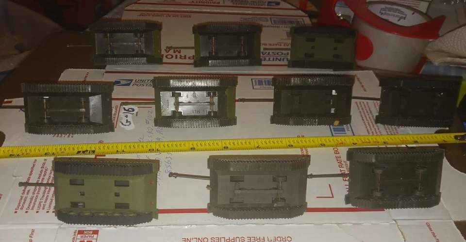 (G-16) 10 Roco M-41 Walker Bulldog Tanks. Painted. Missing Pieces. 1:87. As Is - Image 3 of 4