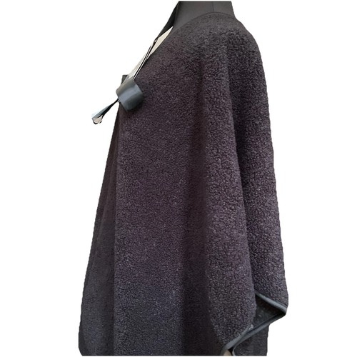 IKE BEHAR Women Grey Ivory Stripe 2-sided Fleece Shawl Wrap Cape Poncho OS New - Picture 6 of 16