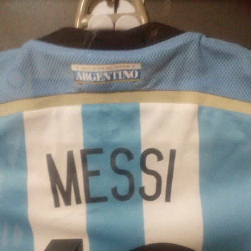 Adidas uniform worn by Messi - Picture 4 of 10