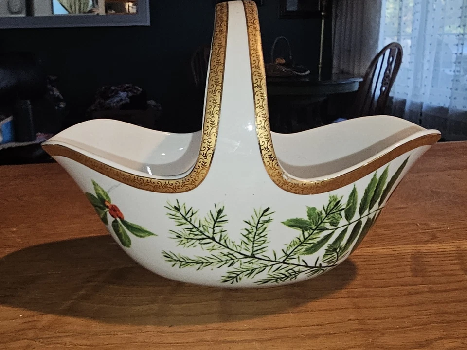 Cesta oblonga cuadrada de vacaciones con mango de laurel de San Nicolás borde dorado doble de 18 quilates Foto 2 de 4