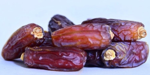 Premium Freshly Harvested Mabroom Dates Authentic Taste of Madinah, Saudia 400g - Picture 5 of 7