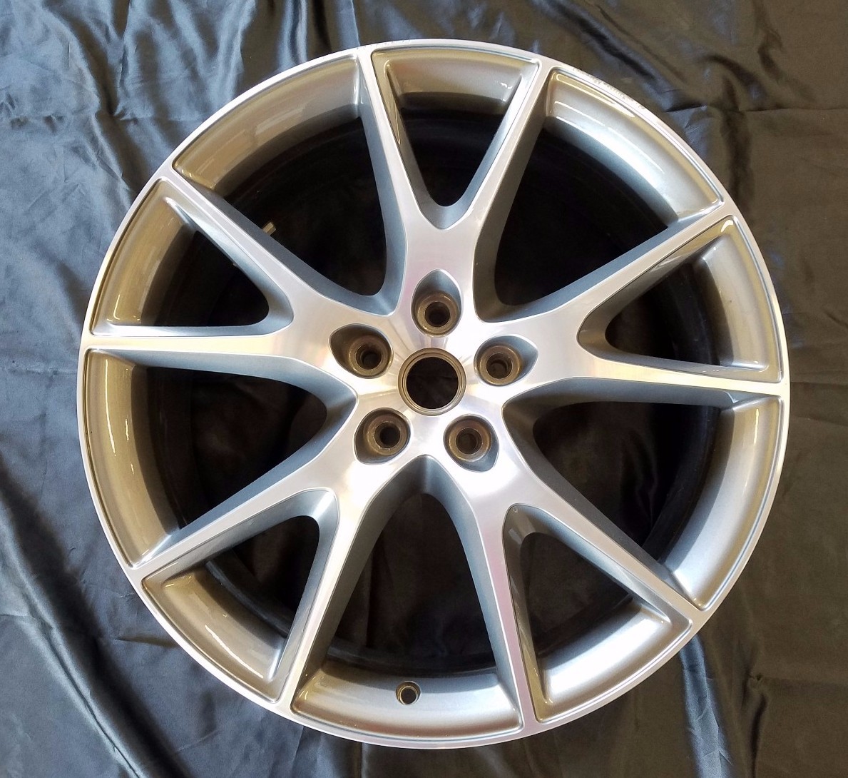 20" FERRARI CALIFORNIA WHEEL FRONT DIAMOND FINISH USED