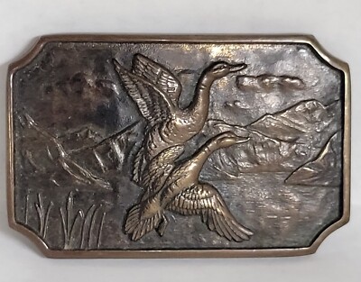 Geese in Flight Belt Buckle Bird Hunting Vintage 70s BTS  display picture 2