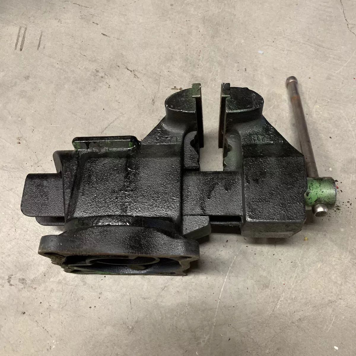 Vintage USA Craftsman Bench Vise 51865 with 4 1 2 Jaws Good Condition