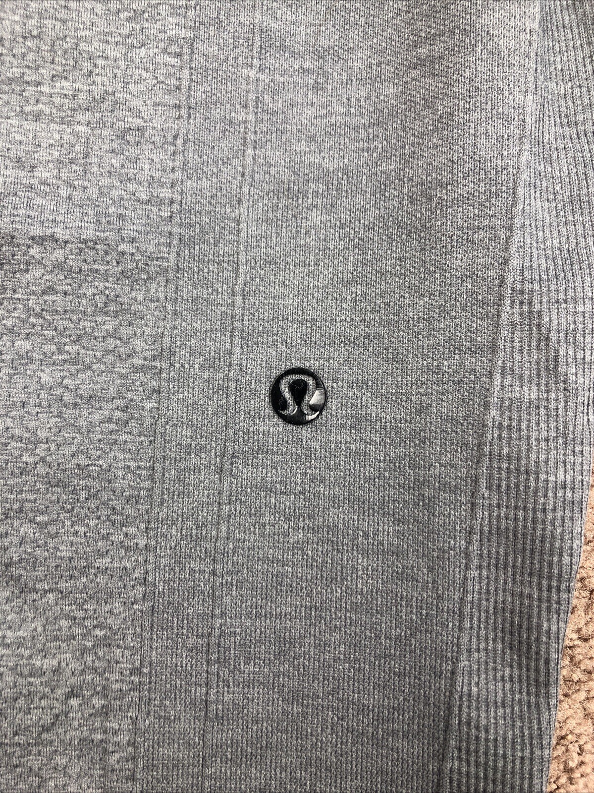 Lululemon Solid Grey Compression Leggings Size 6? - image 4