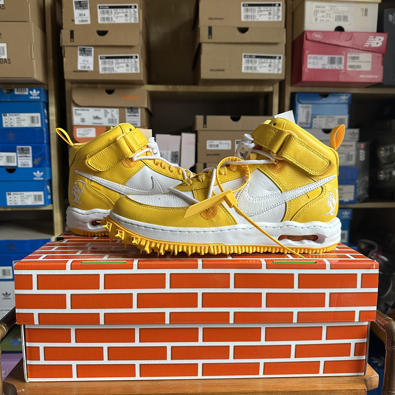 OFF WHITE X NIKE UK 8.5 Nike Air Force 1 Mid SP x OFF WHITE Varsity Maize