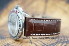 Cinturino orologio imbottito 22 mm pelle di coccodrillo marrone scuro per orologi Vostok Amphibia