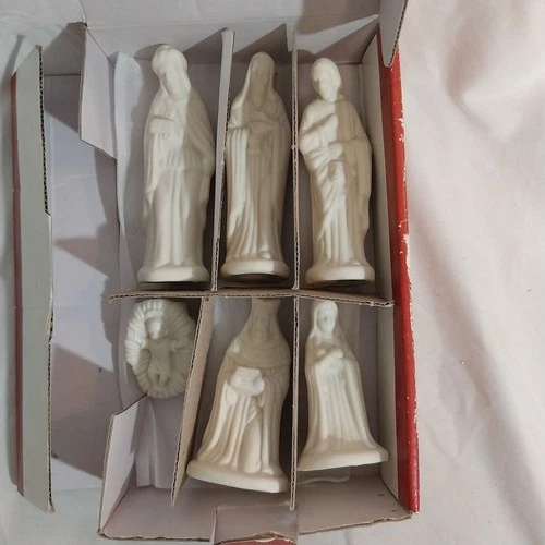 Centurion Collection Nativity Statues white - red box