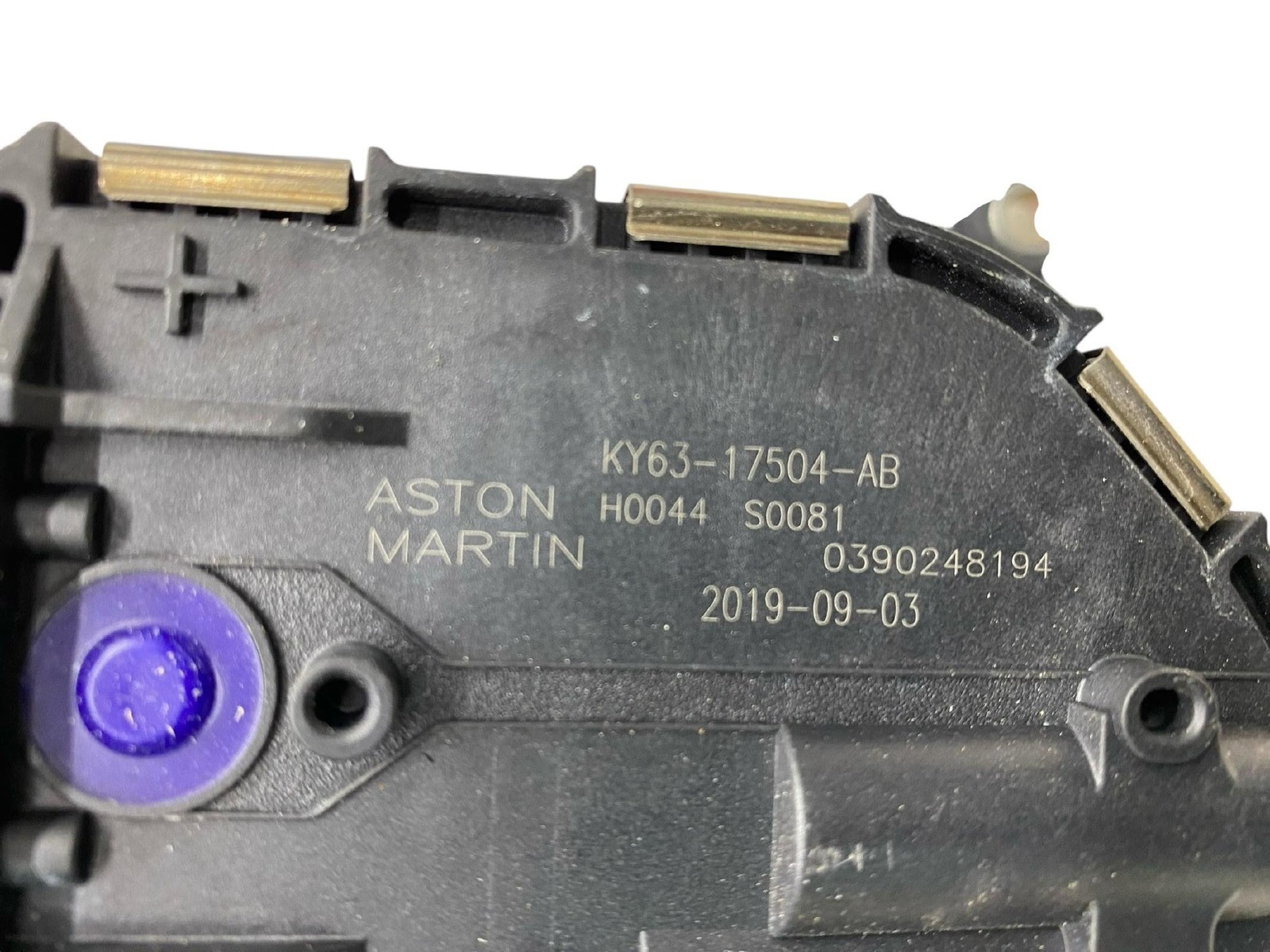 2019 - 2023 ASTON MARTIN VANTAGE RIGHT WINDSHIELD WIPER MOTOR KY63-17504-AB OEM