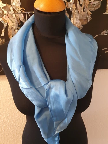 Sommerliches Seidentuch Bogner himmelblau top