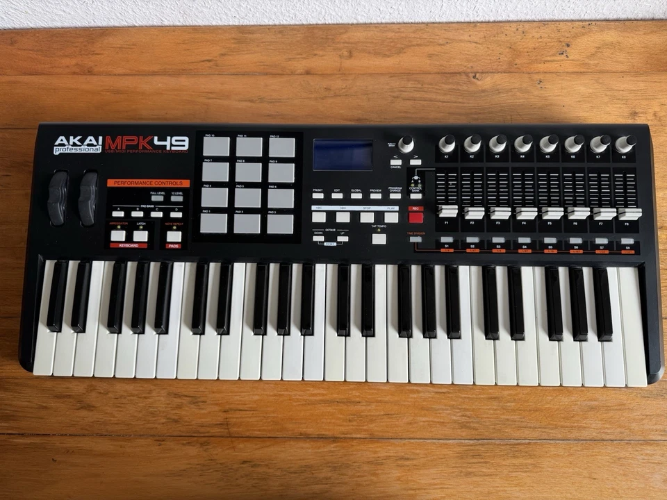 Akai Professional MPK49 USB/MIDI Keyboard Controller