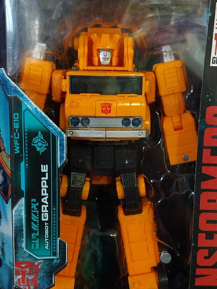 Transformers Earthrise War For Cybertron 2019 MIB Autobot Grapple - Image 2 of 4