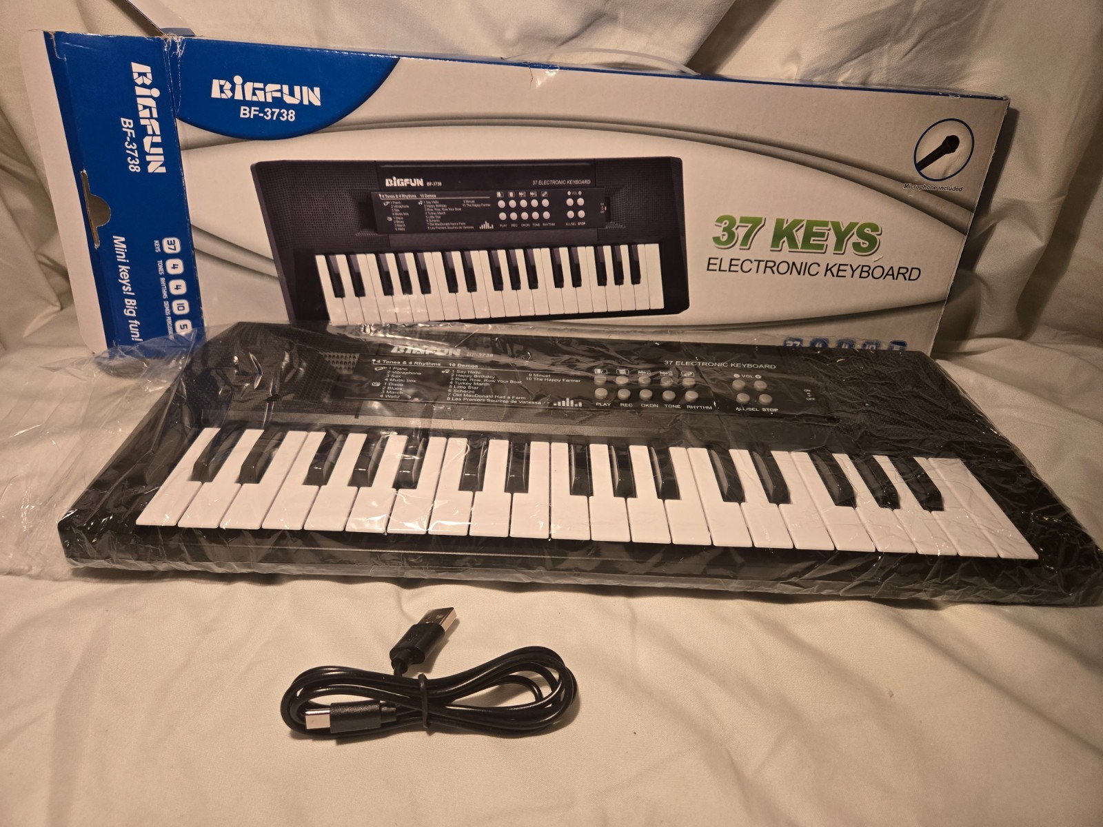 NIB! BIGFUN BF-3738 37-Key Kids Electronic Keyboard Piano w/ Microphone