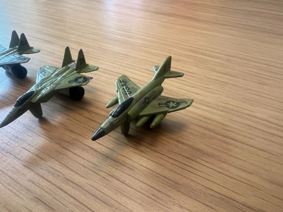 批量 (4) 微型机器 军用现代喷气机 包括 A-10 Thunderbolt — 第 4/4 张图片