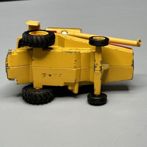 Vintage Ertl New Holland TR-86 Combine 4” Farm Tractor Toy Played With Flaws - Picture 12 of 14