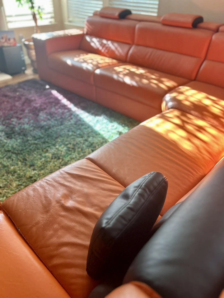 Impresionante Juego de Sofá - Excelente Estado - $1097 (Originalmente $4200) Foto 3 de 3