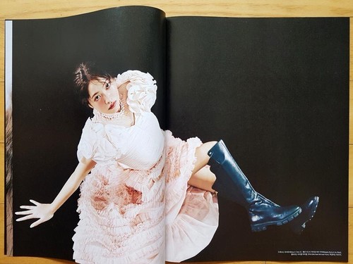 Red Velvet YERI/Cutting 10P+Cover-Not Whole Magazine/Allure Korea/Jan. 2023 TR# - Picture 3 of 11