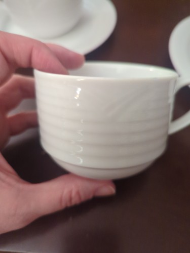Noritake Set of 4 Arctic White Fine China Embossed Coffee Cups and 2 Saucers - Picture 4 of 6
