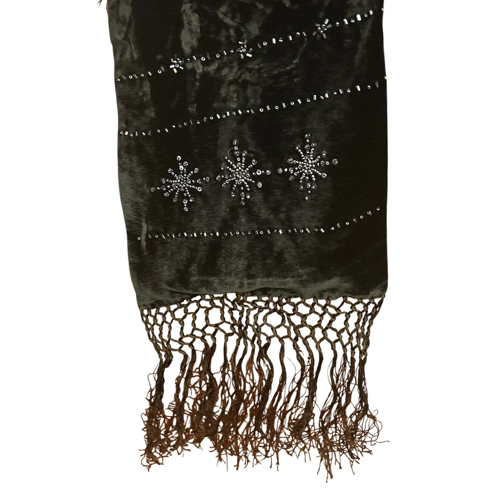 复古黑色天鹅绒丝绸串珠围巾雪花冬季假期 8x72 Whimsigoth — 第 2/4 张图片