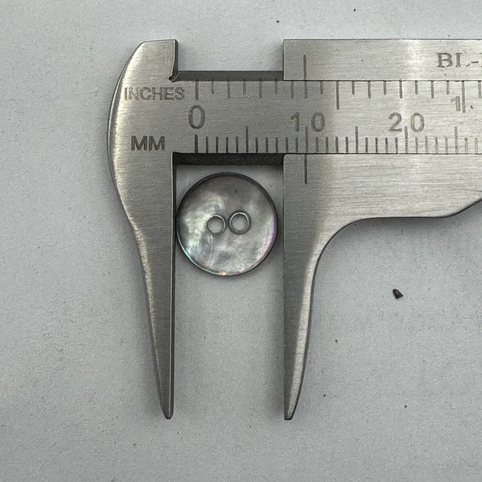 Humo/Arco Iris/Fregona Iridiscente/Botón de Cáscara Madre Perla 10 mm 3/8" 2 orificios Foto 3 de 3