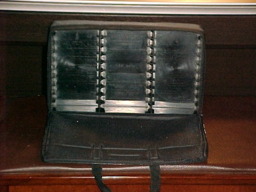 Case Logic Cassette Black Carrying Case Holds 30 Tapes - Picture 2 of 2