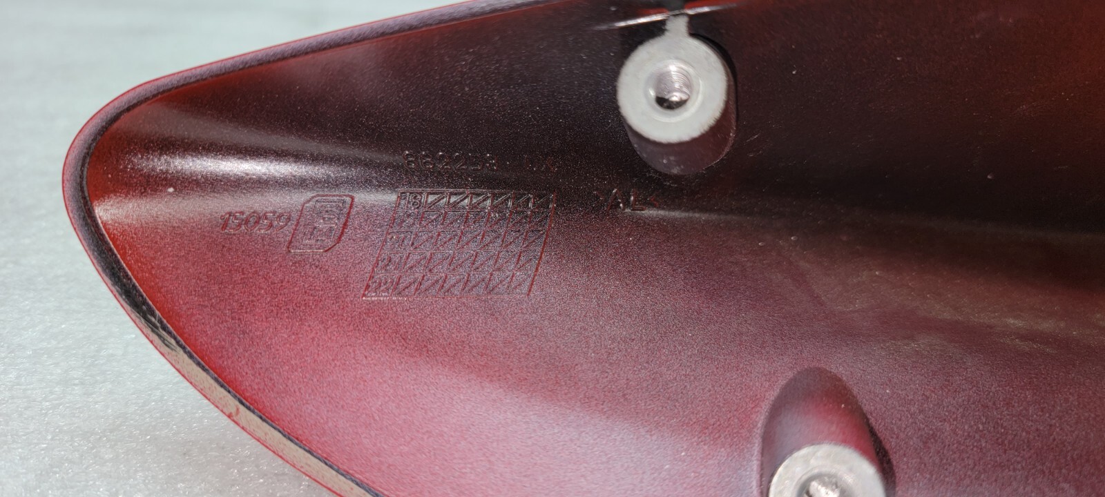 FERRARI F8 PASSENGER RIGHT SIDE QUARTER PANEL AIR INTAKE COVER PANEL OEM 862253