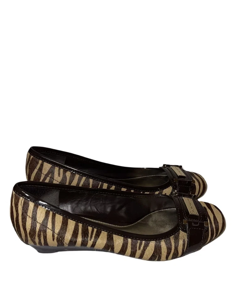 Tacones de cuero de vaca ANTONIO MELANI marrón y dorado con estampado de cebra logotipo dorado para mujer talla 8M Foto 3 de 4