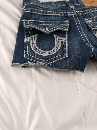 True Religion Women's Shorts Logan SuperT Distressed Denim Cutoff Shorts Size 34 - Picture 4 of 18