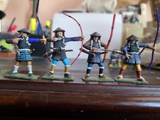 4 AOSHIMA Samurai Krieger mit Bögen, 1:35, bemalt