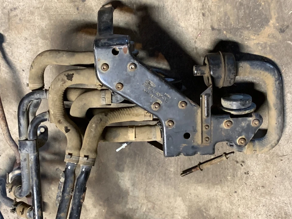 Tubos de manguera de inyección de aire Smog 92-95 Ford 351W f250 solenoides F-150 Bronco 5,8 L Foto 2 de 4