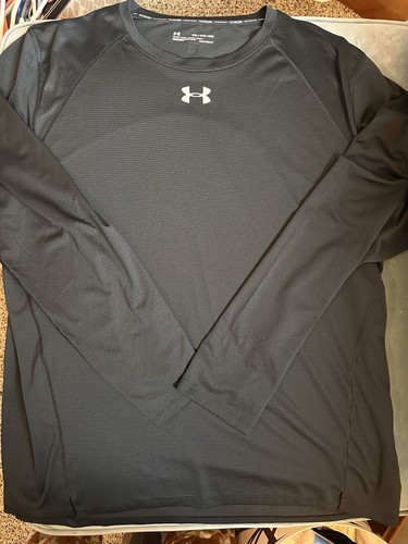 Under Armour Men's Black Long Sleeve DriFIT Loose HeatGear