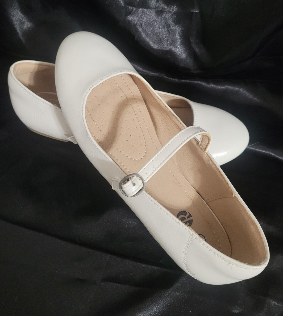 Women's White Mary Jane Flats US 8 Round Toe Buckle Strap Faux Leather