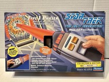 94' Star Trek The Next Generation Type 1 Phaser Collectors Edition Playmates NIB