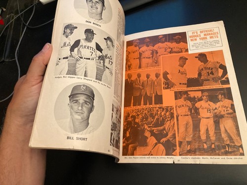 1968 New York Mets Yearbook *Nolan Ryan/Seaver/Gil Hodges* (Back Cover Damaged) - Picture 4 of 8