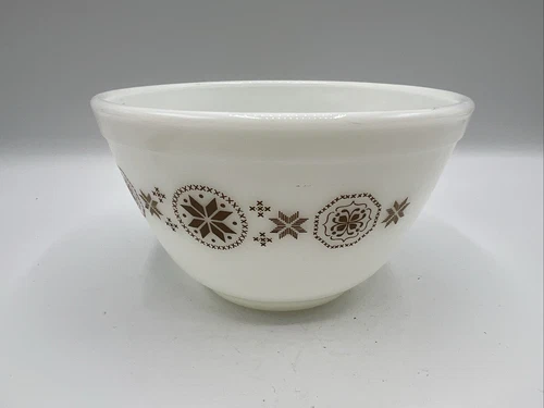 Vintage Pyrex Town and Country Mixing Bowl 1.5 Pt White Milk Glass