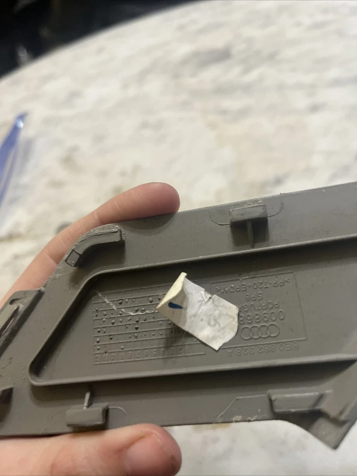 2005-2007 Audi A4 Quattro gray plastic seat cover pair RH LH A1 - Image 4 of 4