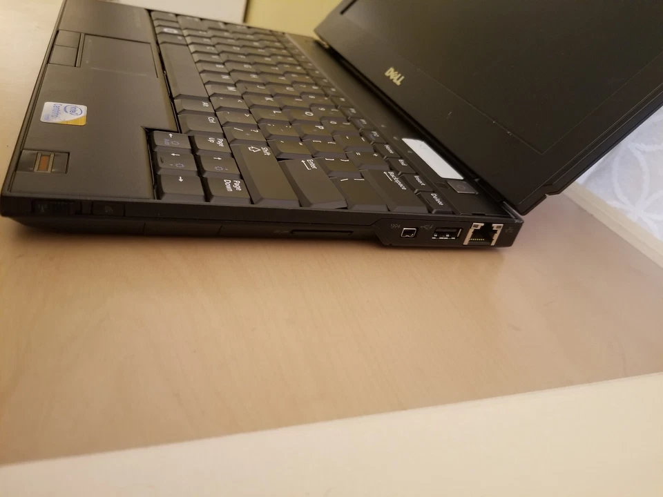 Laptop Dell Latitude E4200 14" Core 2 Duo LOTE U9400 con RAM - Sin SSD Foto 2 de 4