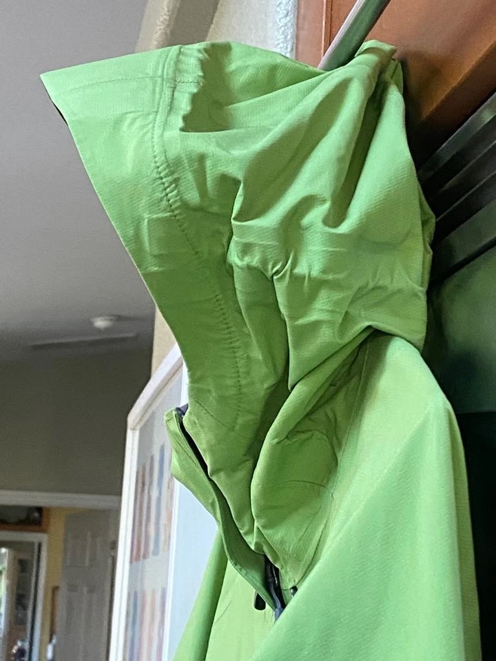 Chaqueta de lluvia REI Event para mujer con ventilación peso ligero y capucha talla XL Foto 2 de 4