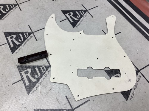 Fender American Vintage II ‘66 Jazz Bass Pick Guard Pickguard Plate - Picture 2 of 2