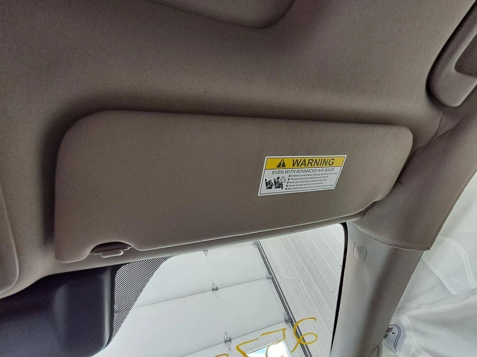 2018 Honda Odyssey Right Passenger Sun Visor Assembly Used 424136 - Image 2 of 4