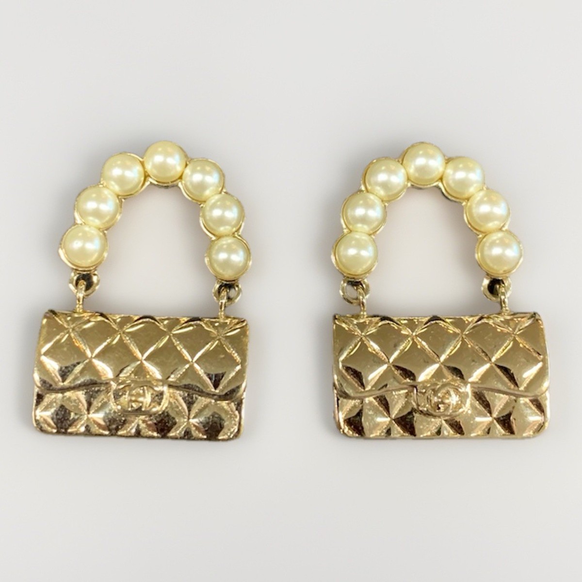 CHANEL Pearl Quilted CC Flap Bag Gold Metal Earrings B22 | eBay