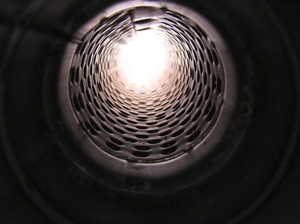 Silenciador de escape MagnaFlow 2.5" C/C 26" Cuerpo 4" Redondo Ajuste Universal Rendimiento Foto 4 de 4